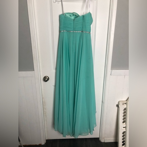 Grad Dress - Picture 4 of 4